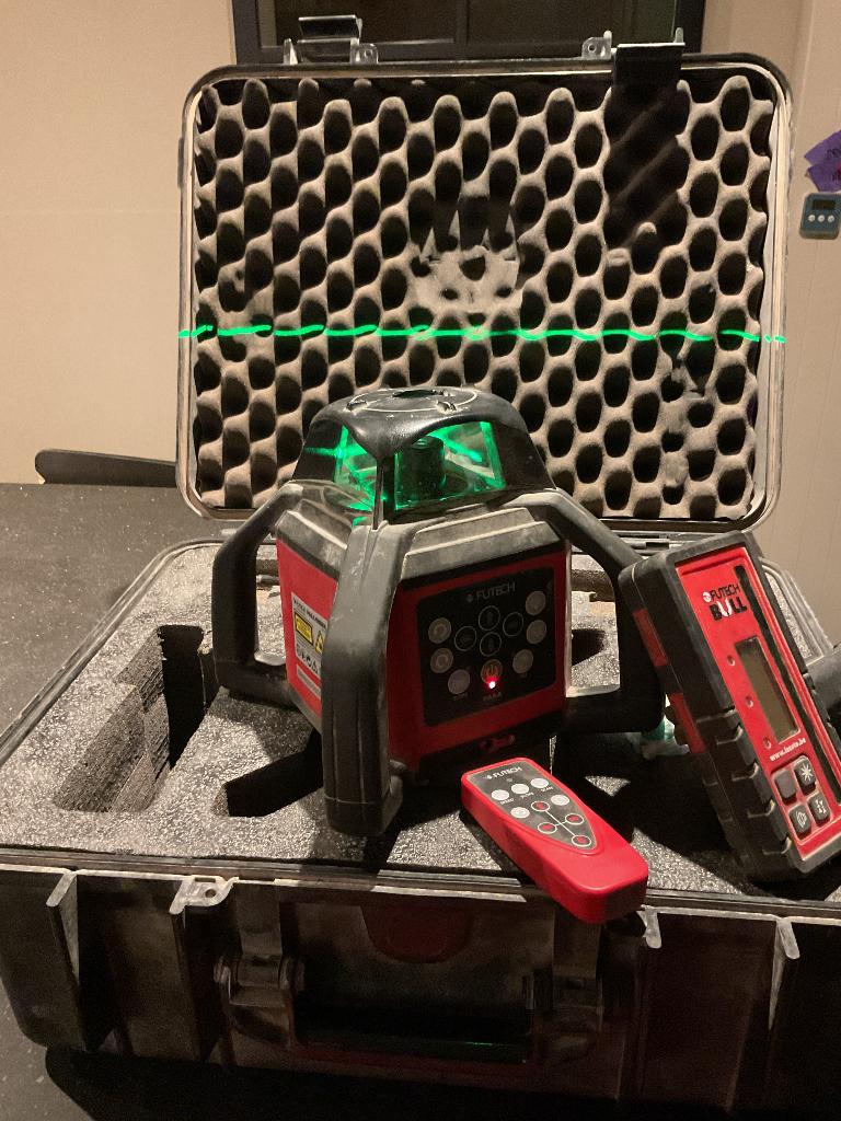 Roterende laser FUTECH PARA, Bricolage & Construction, Instruments de mesure, Utilisé, Enlèvement