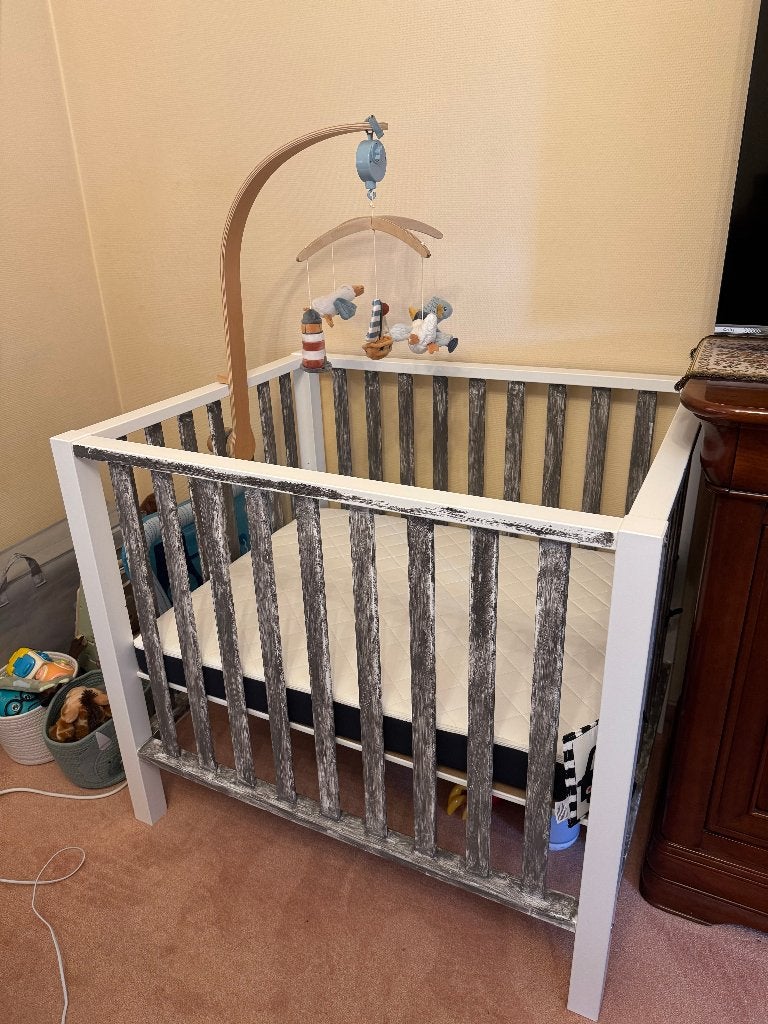 Houten box met matras, Kinderen en Baby's, Kinderkamer | Bedden, Zo goed als nieuw, Minder dan 140 cm, 85 tot 100 cm, Matras, Ophalen