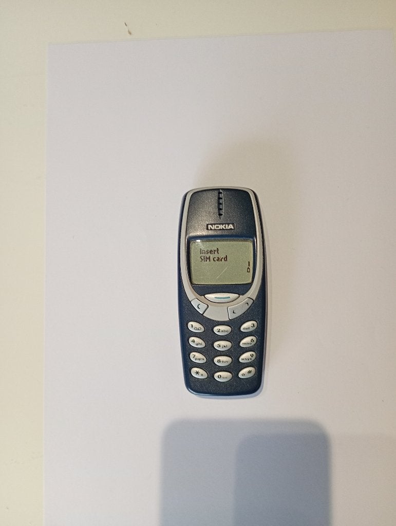 Nokia 3310 avec chargeur, Télécoms, Enlèvement ou Envoi, Classique ou Candybar, Clavier physique, Utilisé