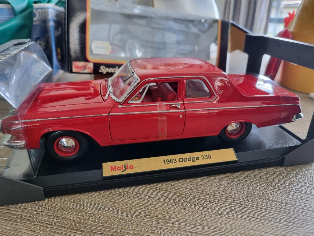 Modelauto 1963 Dodge 330, Ophalen, Zo goed als nieuw, Auto, Maisto