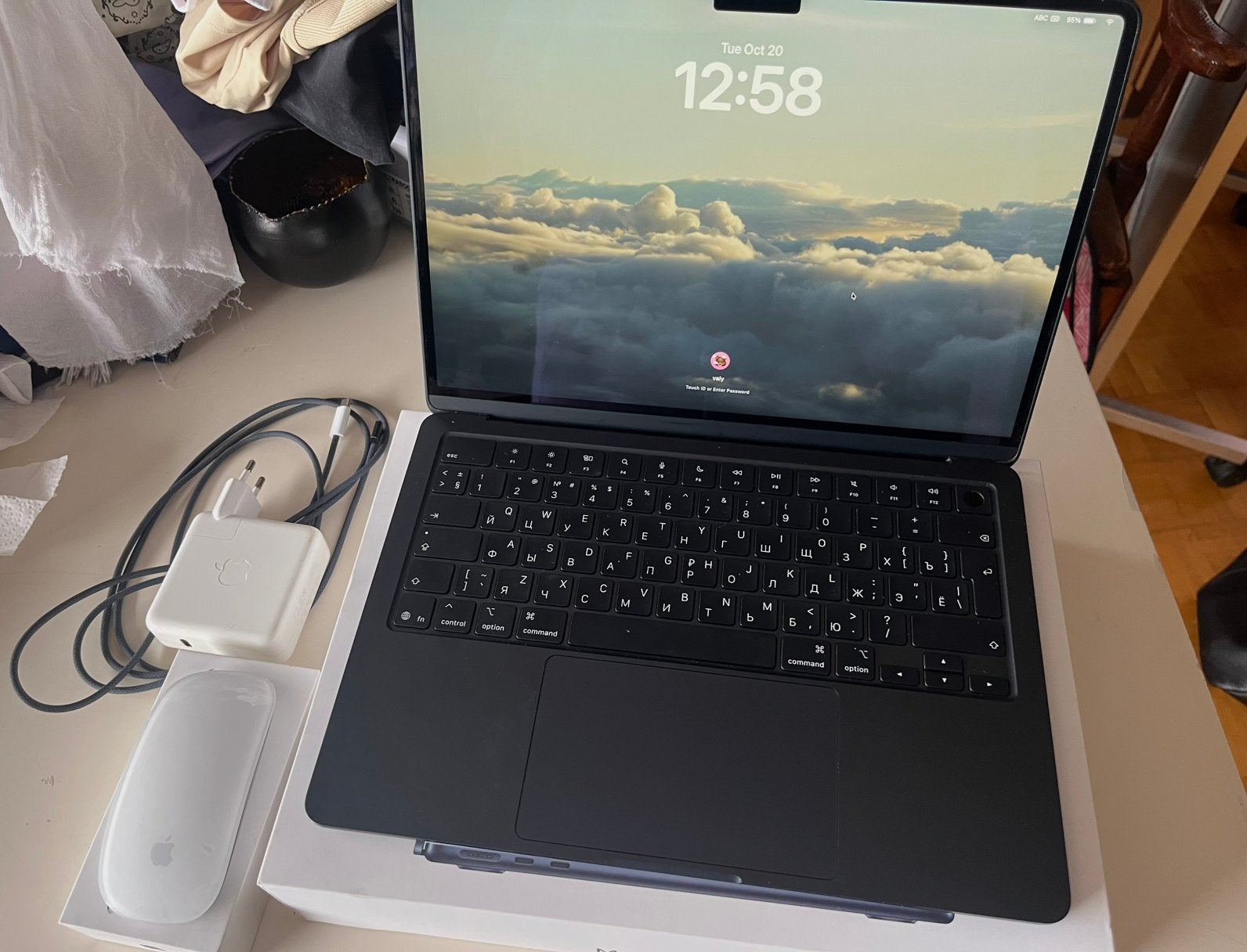 Apple MacBook Air 13” M4 (2025) Midnight + Magic Mouse 2, Ophalen, Zo goed als nieuw, Qwerty, 16 GB