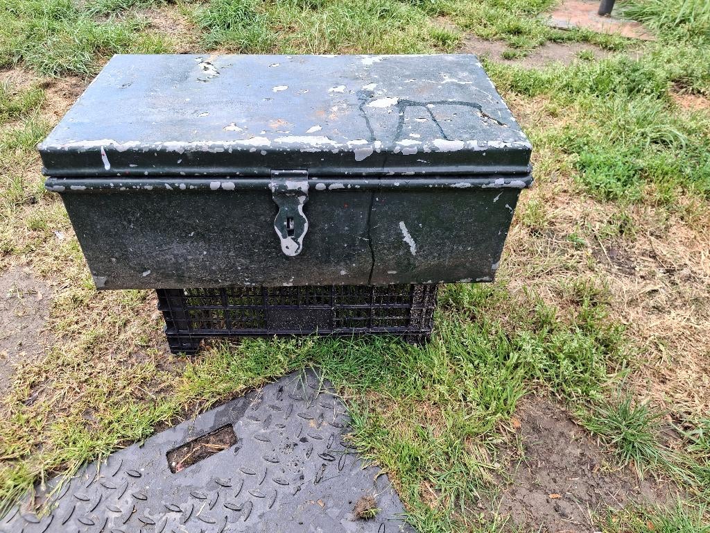 Ijzeren kist, Enlèvement ou Envoi, Utilisé, Métal
