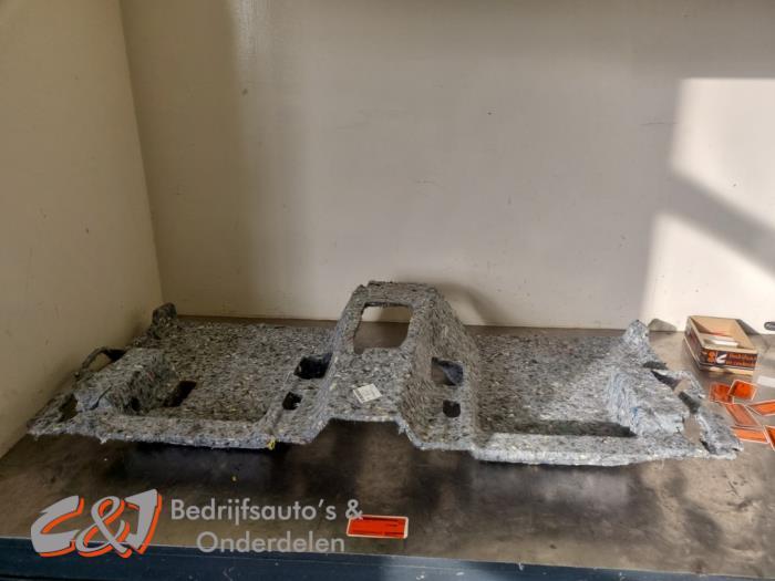 Tapis isolant, avant centre d'un Volkswagen Caddy, Volkswagen, -, 3 mois de garantie, Utilisé