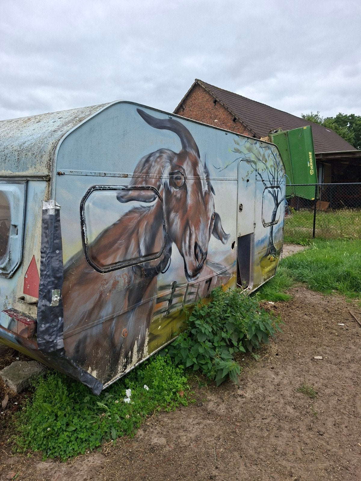Caravan voor oud ijzer.