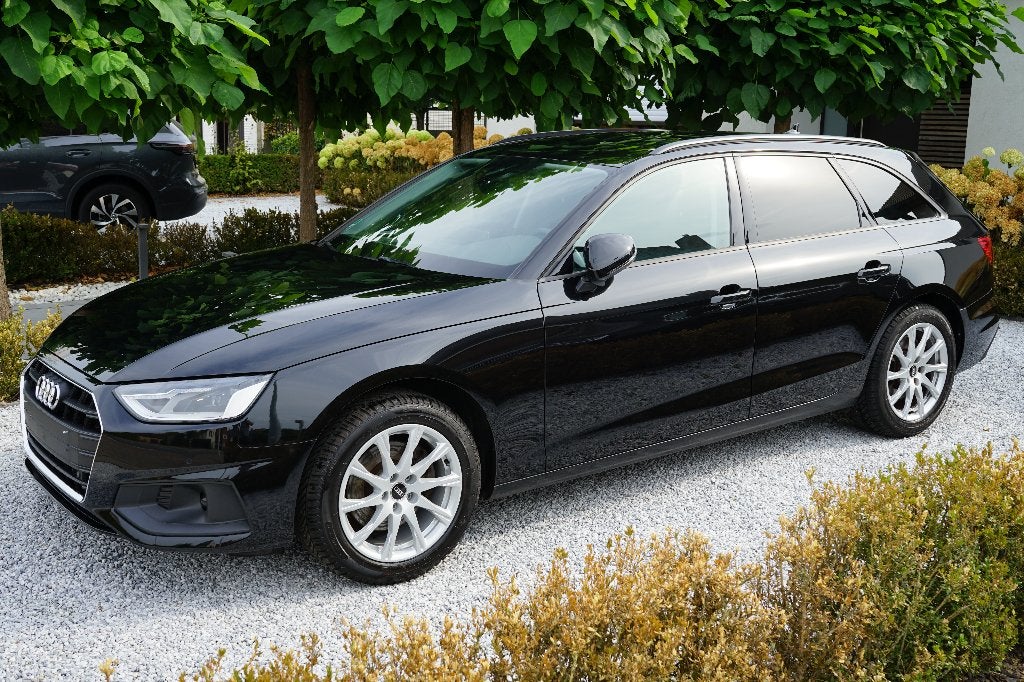 AUDI A4 AVANT ~ MILD HYBRID ~ AUTOMAAT BENZINE ~ GARANTIE, Auto's, Dealer onderhouden, Stof, 4 cilinders, 1984 cc