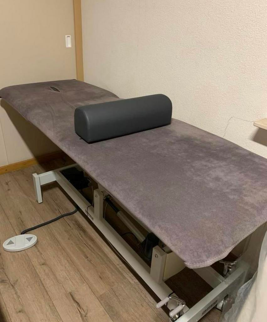 Professionele massagetafel Gyma (zo goed als nieuw)!, Ophalen of Verzenden, Zo goed als nieuw, Massagetafel