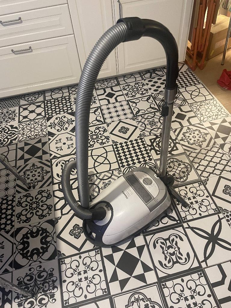 Aspirateur Miele S5 Ecoline Parket 1300 Watt, Electroménager, Utilisé, Miele, 1200 à 1600 watts, Sac à poussière