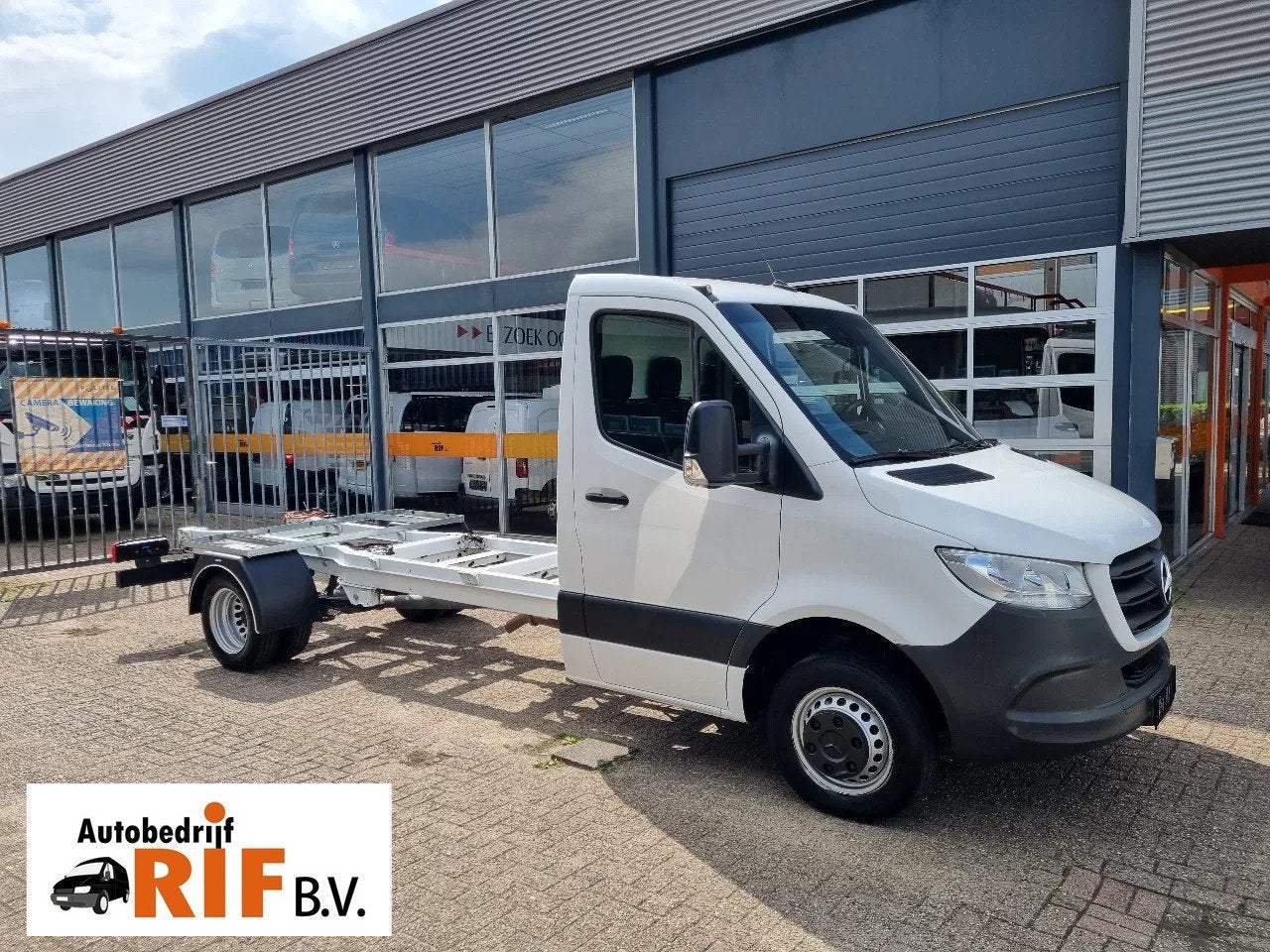 Mercedes-Benz Sprinter 516 CDI Chassis Cabine 4.33 WB GVW 35, Auto's, Bestelwagens en Lichte vracht, Achterwielaandrijving, Gebruikt