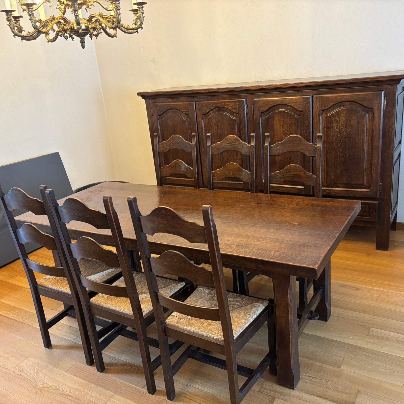Massief eiken eetkamer, Ophalen