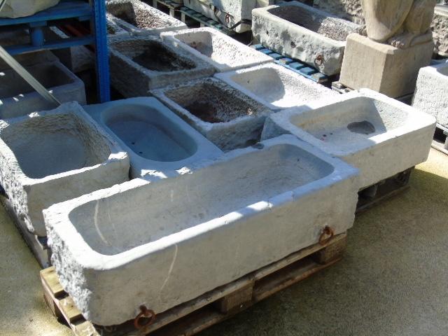 bac ou auge en pierre bleu belge , voir photos, Jardin & Terrasse, Moins de 30 cm, Pierre, Enlèvement, Utilisé