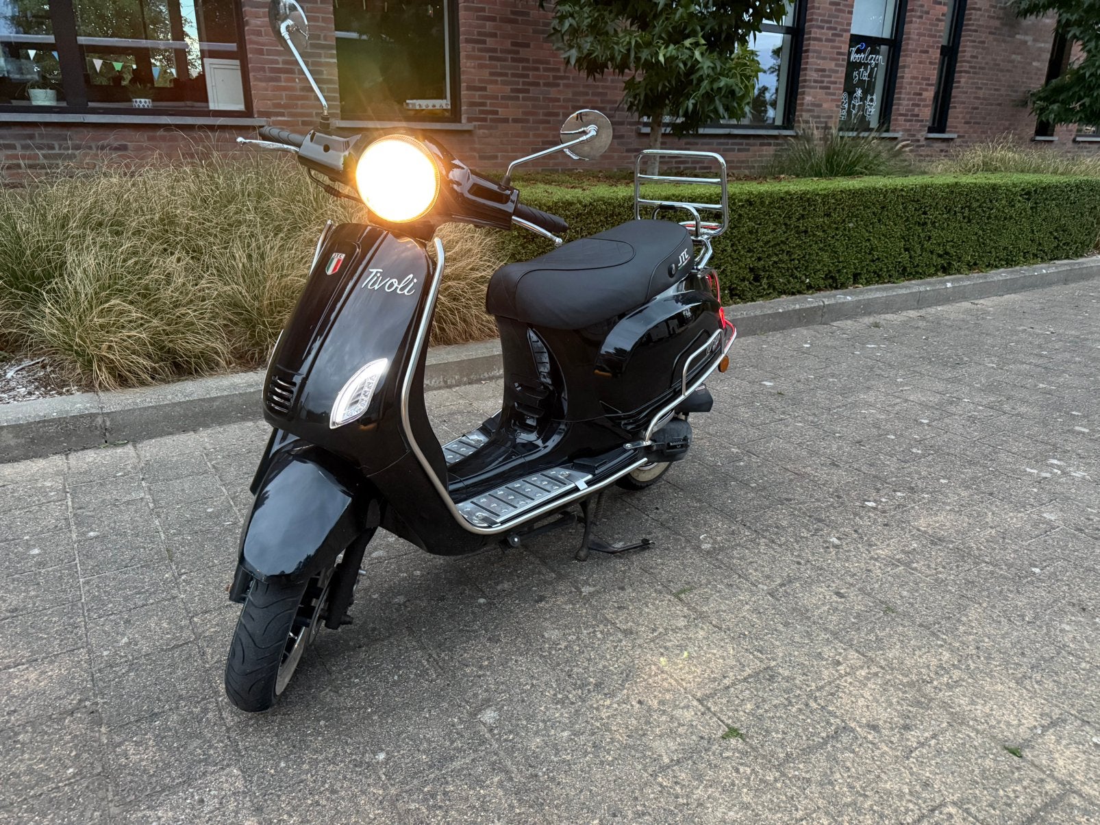 JTC Tivoli 25 km/u – Bouwjaar 2023, Fietsen en Brommers, Scooters | Piaggio, Ophalen, Zo goed als nieuw