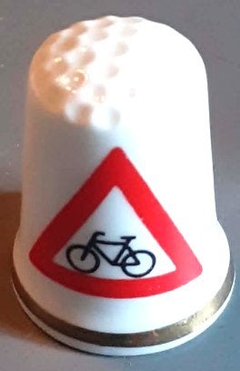 dés a coudre de collection panneau de signalisation (6), Enlèvement ou Envoi, Comme neuf, Porcelaine