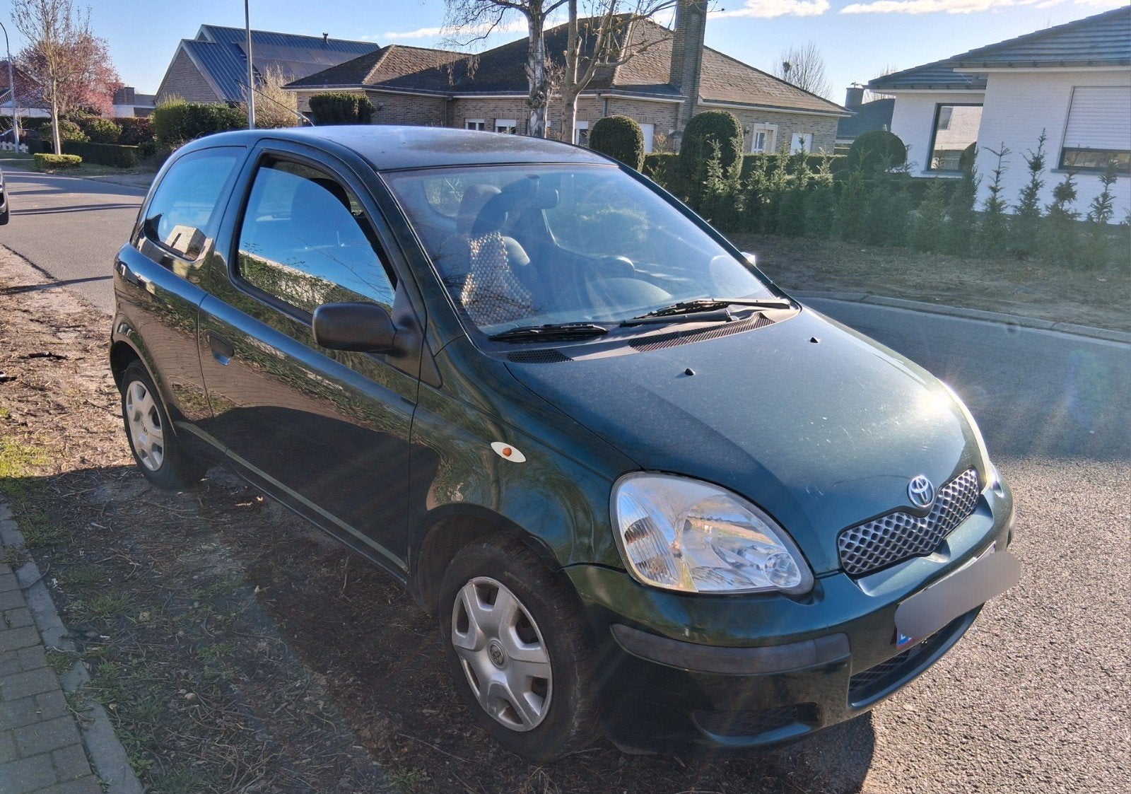 Toyota Yaris 1.0 benzine, Auto's, Stof, 4 cilinders, Handgeschakeld, Grijs