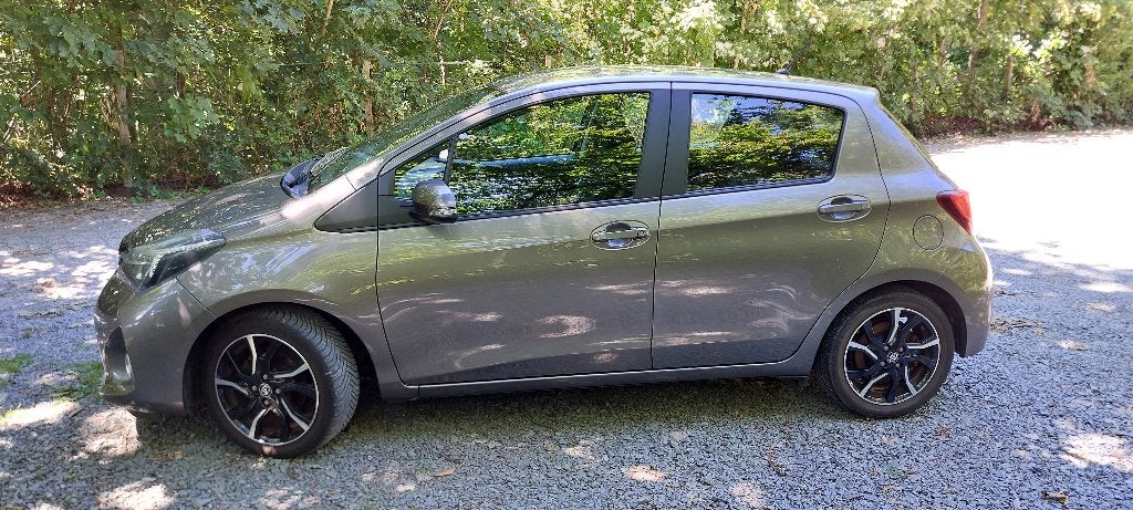 TOYOTA Yaris 1.3 de 2016 - faible kilomètrage, Autos, Toyota, Particulier, Yaris, ABS, Caméra de recul, Airbags, Air conditionné