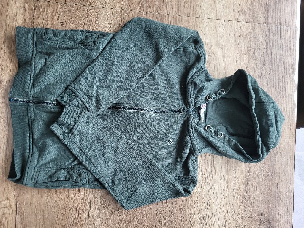 Trui Besties kaki maat 134, Enfants & Bébés, Vêtements enfant | Taille 134, Enlèvement ou Envoi