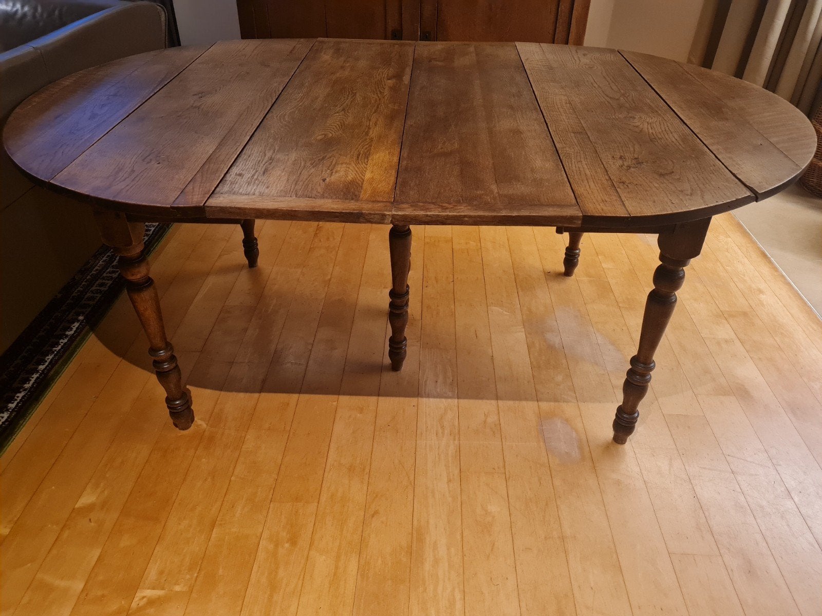 Massieve eiken tafel, rond 1m20 tot ovaal 1m82, Ophalen