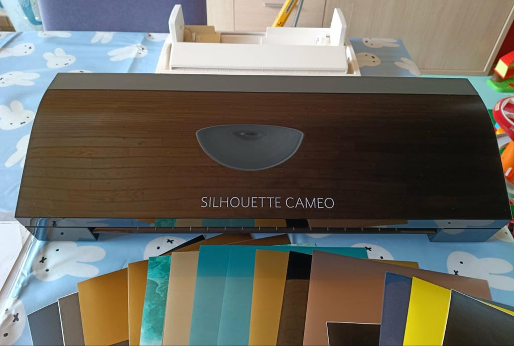 Silhouette Cameo 3 snijplotter + invoerhulpstuk voor rollen, Enlèvement