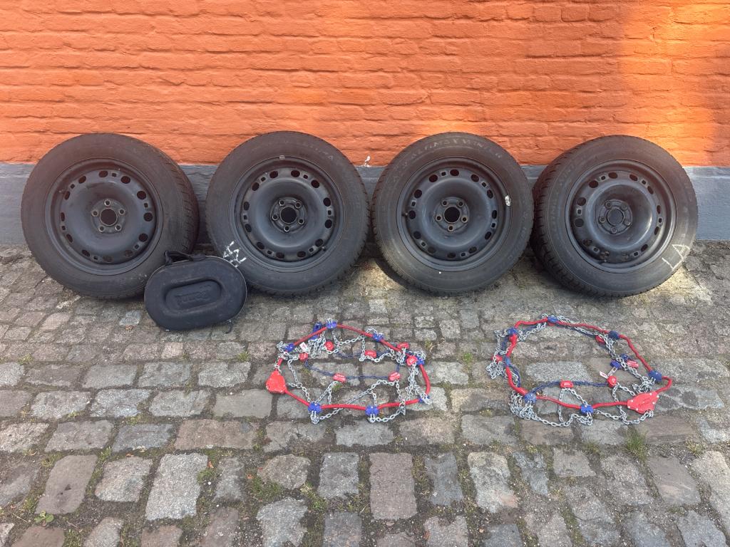 Winterbanden met sneeuwkettingen, Auto-onderdelen, Ophalen, Gebruikt, 15 inch, Banden en Velgen