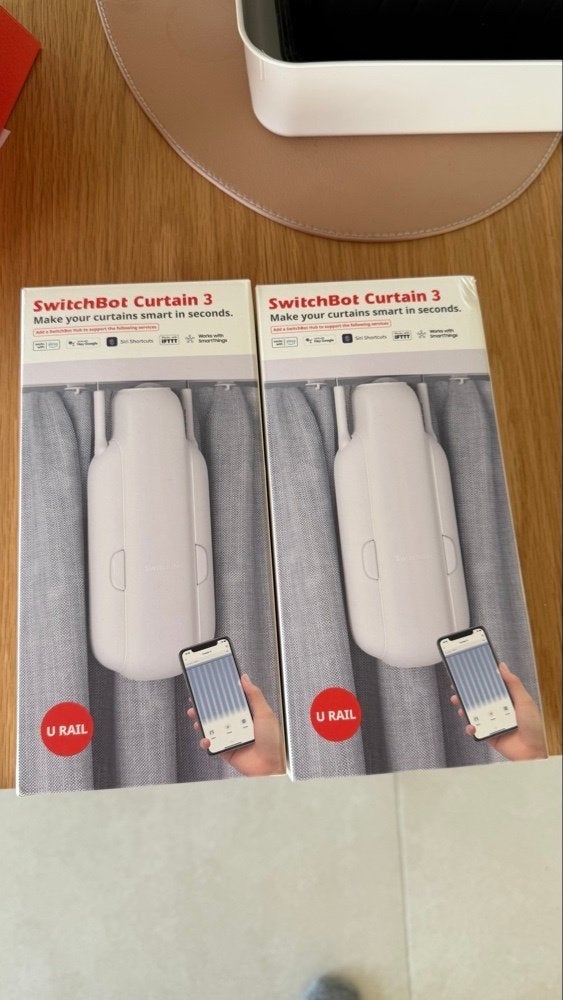 2 x Switchbot Curtain 3 (U Rail) - compleet in doos, Overige materialen, Gebruikt, Overige merken, Ophalen of Verzenden