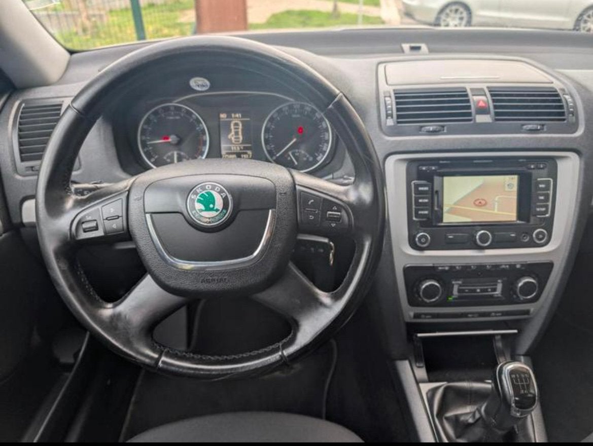 SKODA OCTAVIA BERLINE – 1.2 TSI ESSENCE – 2013 – 77 kW, Autos, Skoda, Achat, Entreprise, 5 portes, Tissu