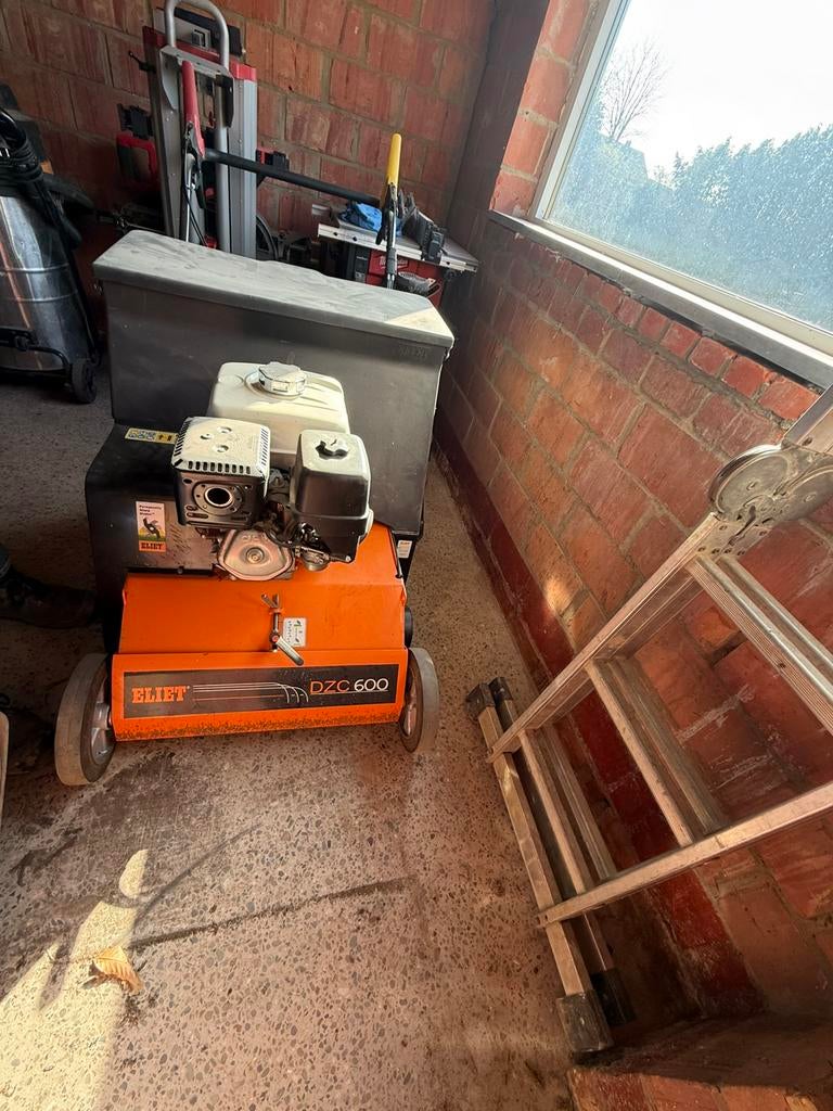 Eliet DZC600 doorzaaimachine, Tuin en Terras, Ophalen, Zo goed als nieuw, Benzine
