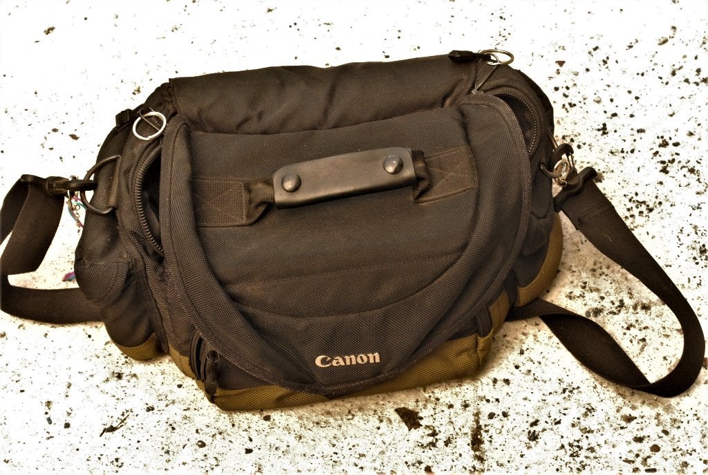 sac photo Canon : 1 grand compartiment et 4 poches, TV, Hi-fi & Vidéo, Photo | Sacs pour appareil, Comme neuf, Sac à bandoulière