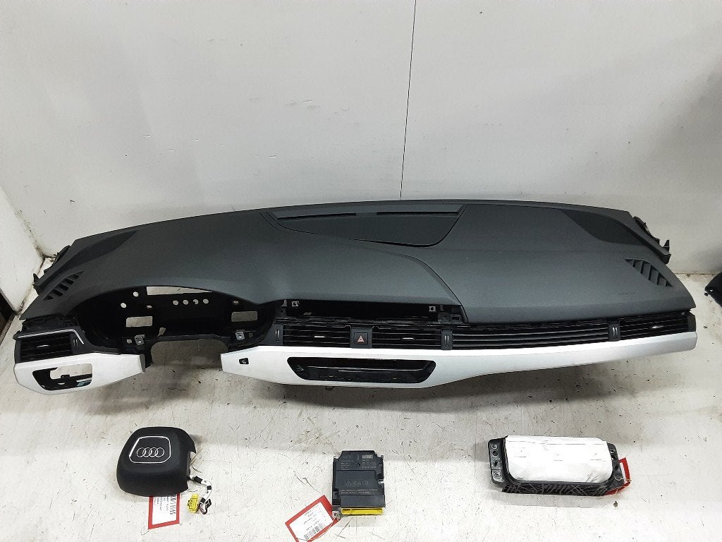 AIRBAG SET Audi A4 Avant (B9) (01-2015/08-2020), Gebruikt, Mevr. I. Hauben, Audi, Rue de l'Espoir 34 34
4030  GRIVEGNÉE, BE