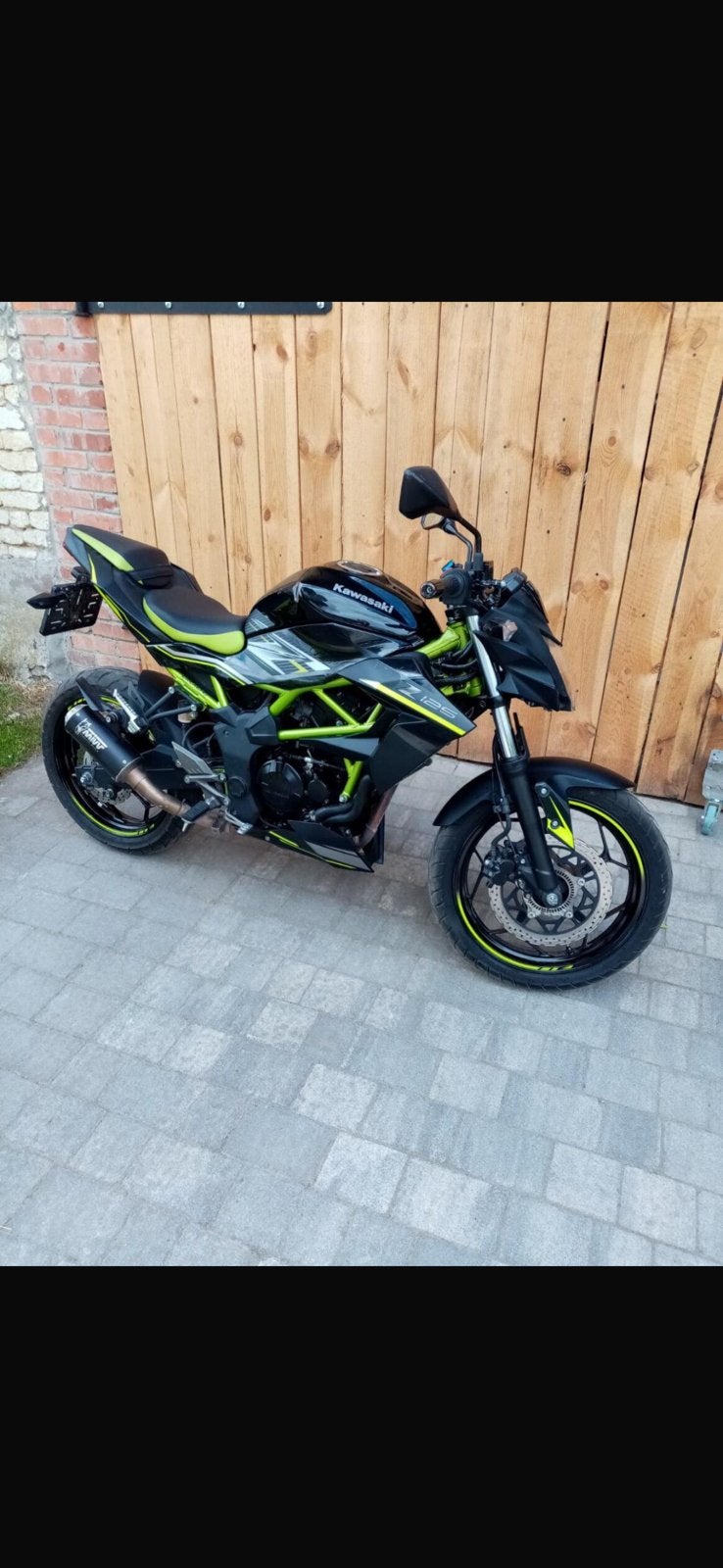 Kawasaki z125 2021, Motos, Entreprise
