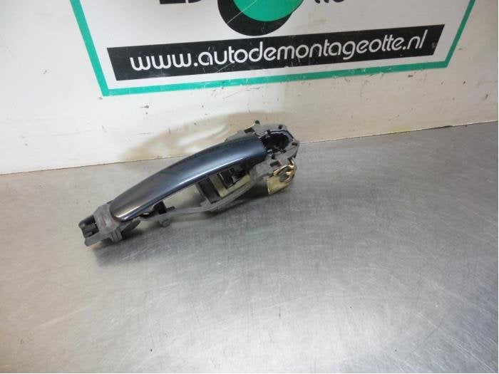 Poignée portière 4portes avant gauche d'un Volkswagen Pass, Volkswagen, -, Utilisé, -
