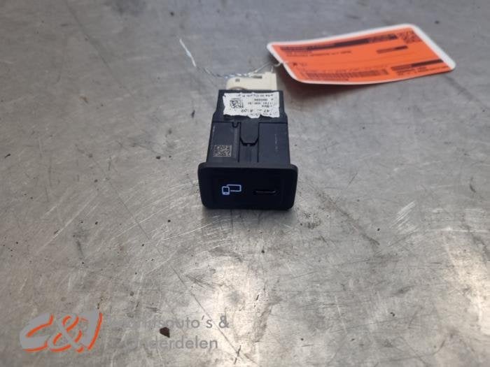 Prise USB d'un Mercedes Sprinter, 3 mois de garantie, Utilisé, -, -
