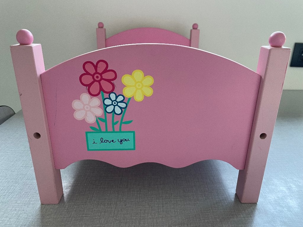 Lit pour poupée, Enfants & Bébés, Jouets | Poupées, Enlèvement, Utilisé, Autres types