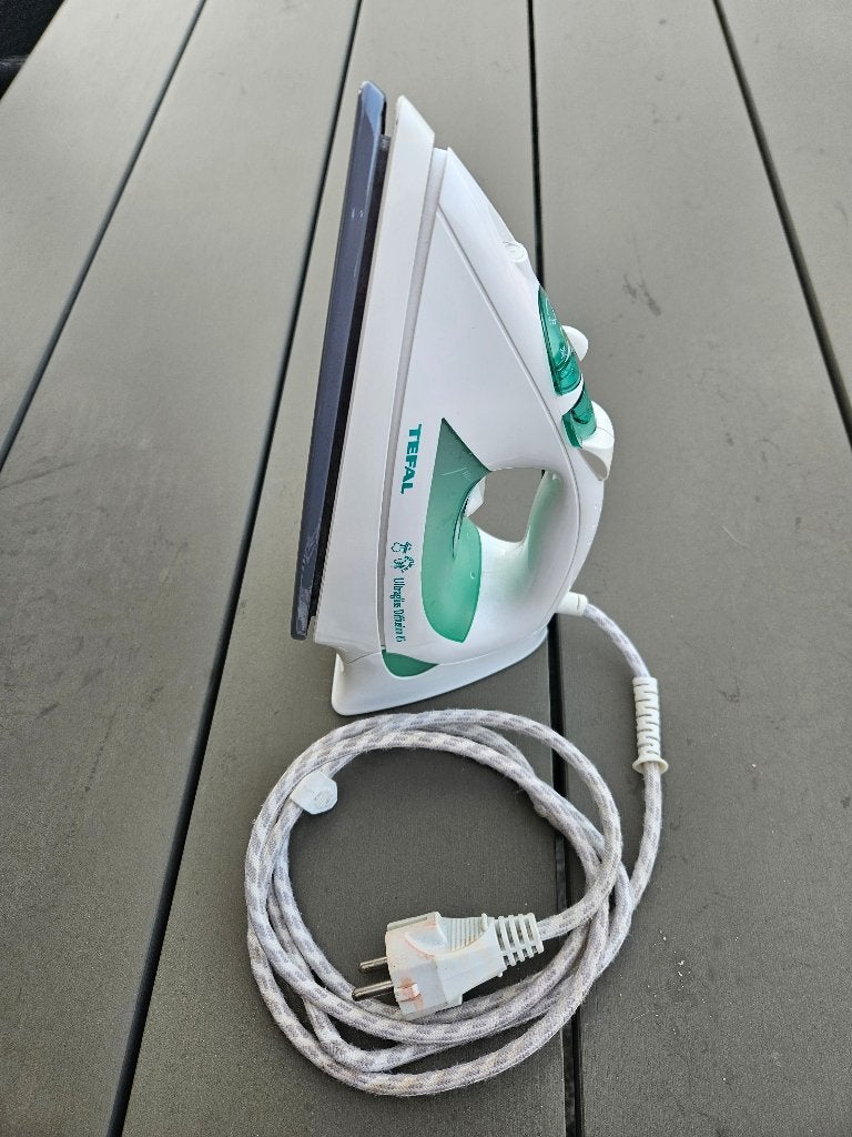 Strijkijzer/naaimachine, Enlèvement, Utilisé, Fer à repasser avec cordon