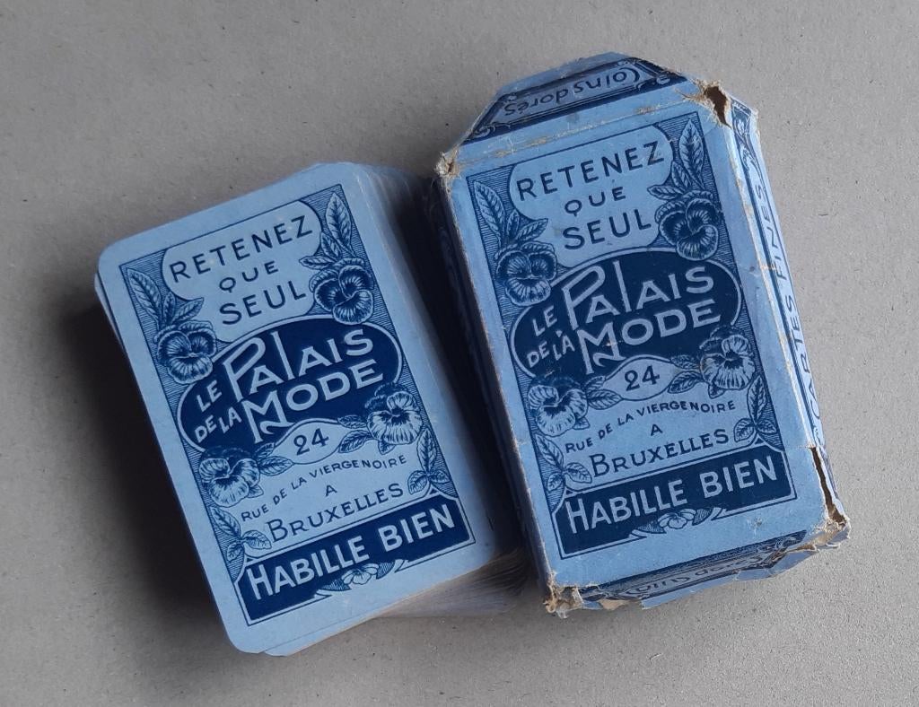 OUDE SPEELKAARTEN IN WIKKEL LE PALAIS DE LA MODE BRUXELLES, Verzamelen, Speelkaarten, Jokers en Kwartetten, Ophalen of Verzenden