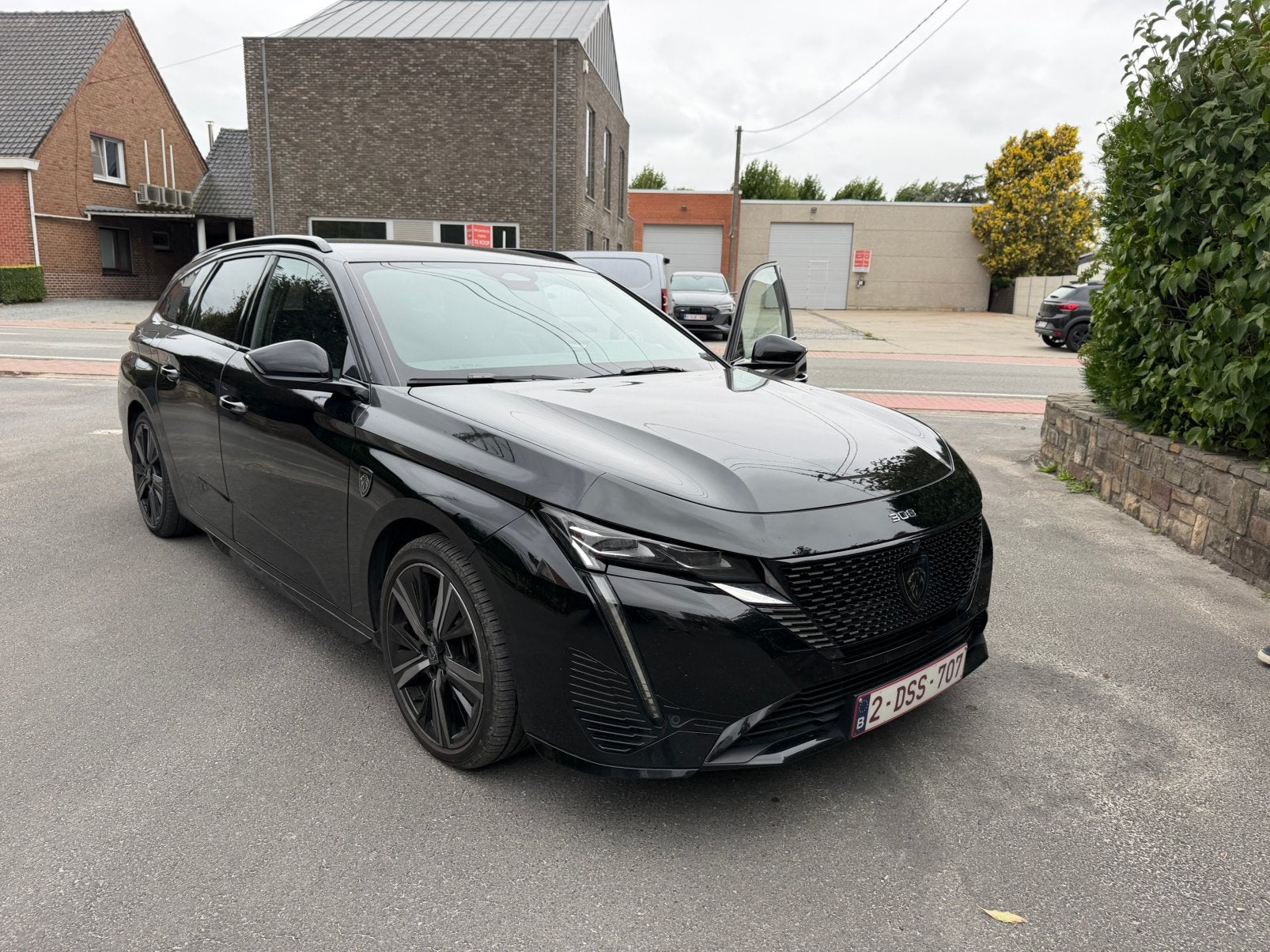 Peugeot 308 SW GT Plug-in Hybride 180pk Automaat Matrix, Auto's, Automaat, Dealer onderhouden, Zwart, 5 deurs