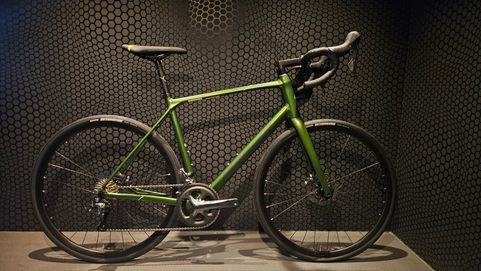 Merida Scultura Endurance300 l 1399 €
‍️alu frame , carbo, Nl, Nieuw, Jacky.sport@telenet.be, Ophalen