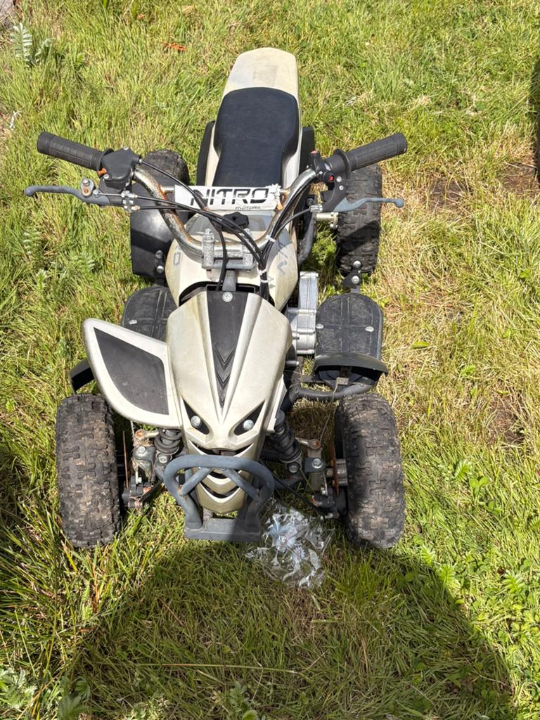 2 quads, Motoren