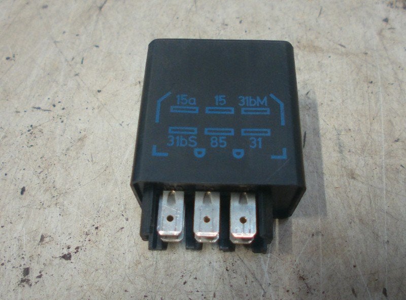 DIVERS RELAIS Opel Rekord E1 / E2 / F (90-054-637), Opel, Opel Automobile GmbH, Utilisé, Kontakt-opel@opel.com