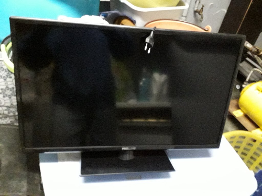 70 cm proline LED-tv met volledige aansluitingen (zie beschr, LED, Zo goed als nieuw, Ophalen, Overige merken