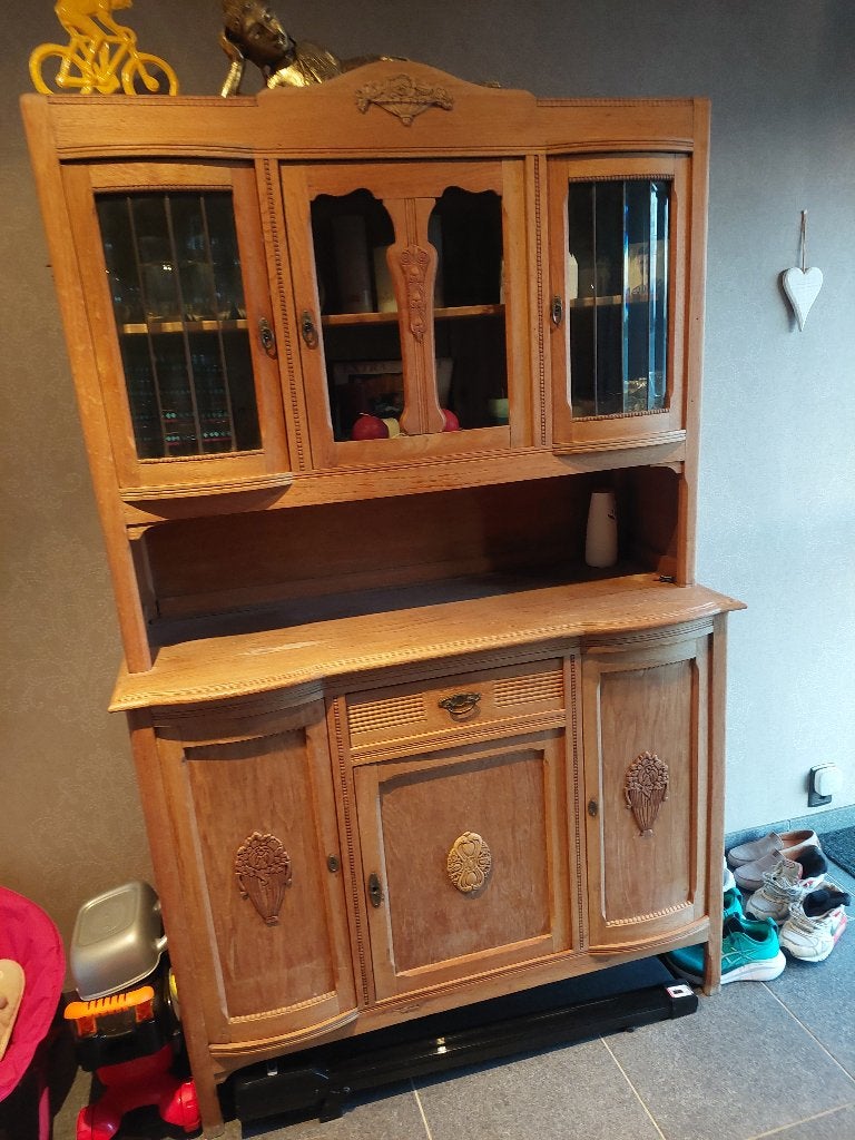 Antieke buffet kast, Ophalen