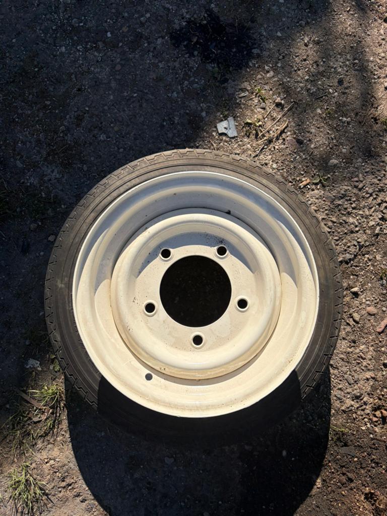 Citreon HY banden en velgen (pirelli), Autos : Pièces & Accessoires, Pneus & Jantes, Enlèvement, Pneu(s)