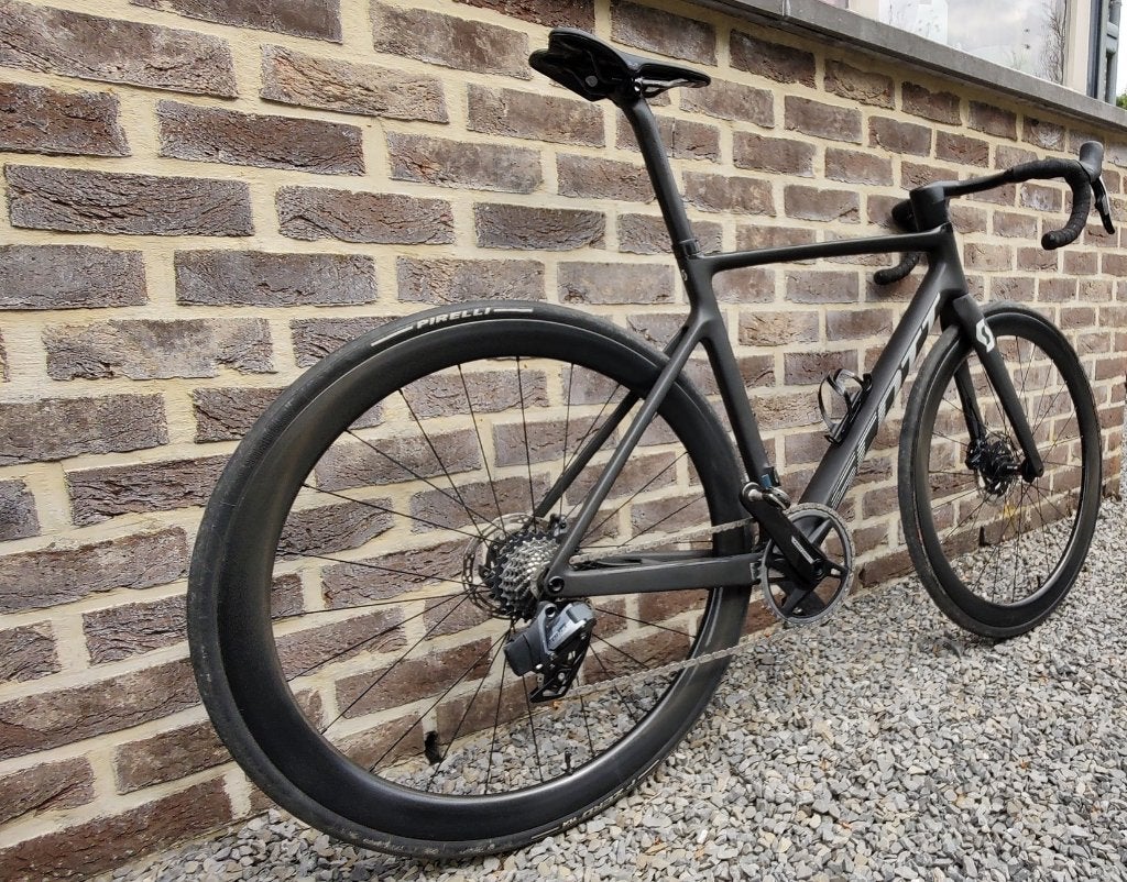 SCOTT Addict RC Ultimate SL 2024 (M), Fietsen en Brommers, 28 inch, Carbon, 10 tot 15 versnellingen, Heren