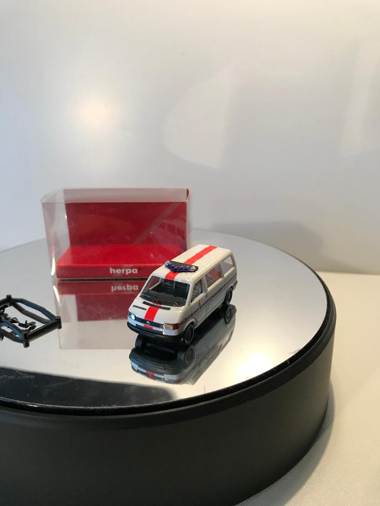 VW T4 COMBI - GENDARMERIE BELGE - HERPA - 1:87, Hobby & Loisirs créatifs, Voitures miniatures | 1:87, Envoi, Neuf, Bus ou Camion
