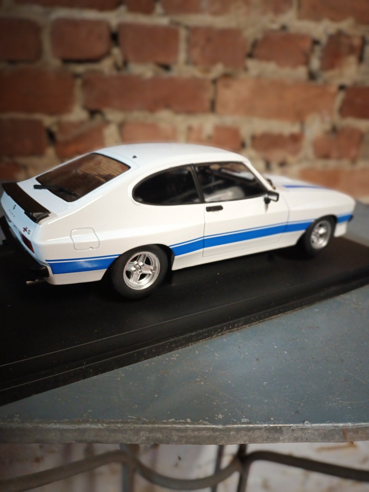 Maquette réduite Ford Capri MK2, x pack.
E, Enlèvement ou Envoi