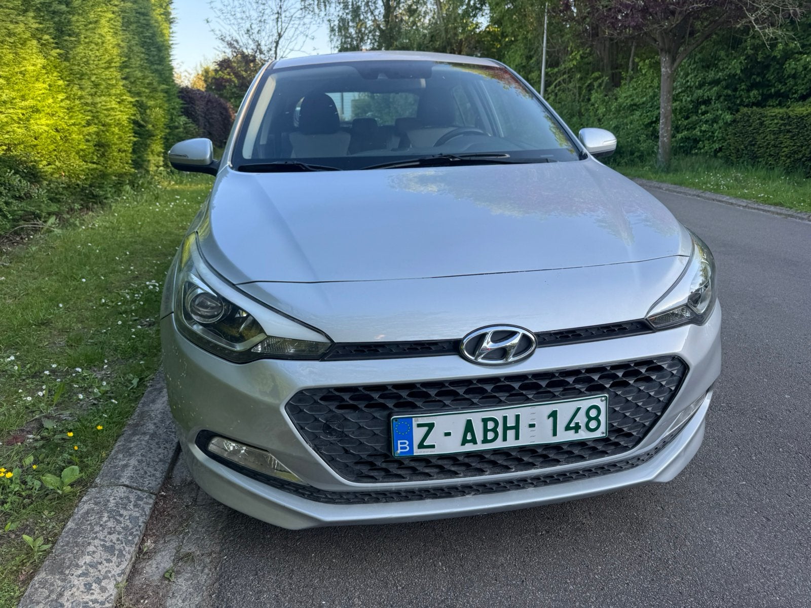 hyundai i 20 DIESEL, Autos, https://public.car-pass.be/vhr/20297483-bc32-40b2-b9a5-125439449906, Argent ou Gris, Achat, Euro 6