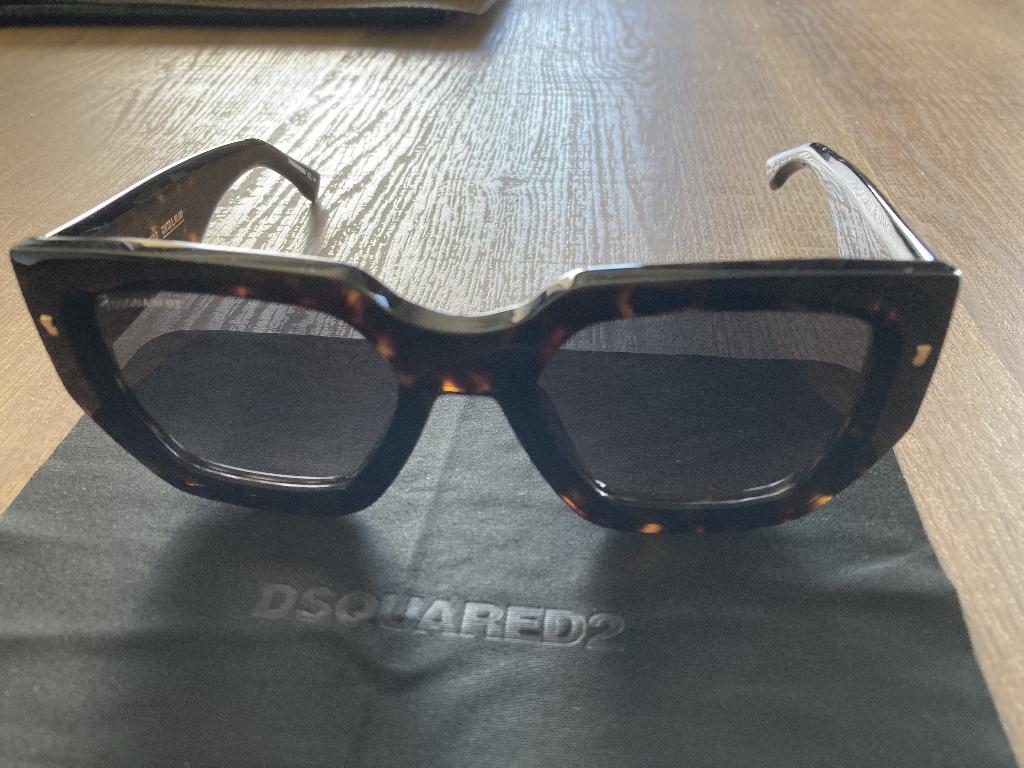 Dsquared2 zonnebril, Handtassen en Accessoires, Ophalen of Verzenden, Nieuw, Bruin, Zonnebril