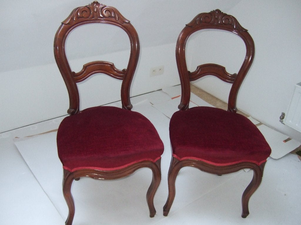 2 mahoniehouten stoelen, Ophalen