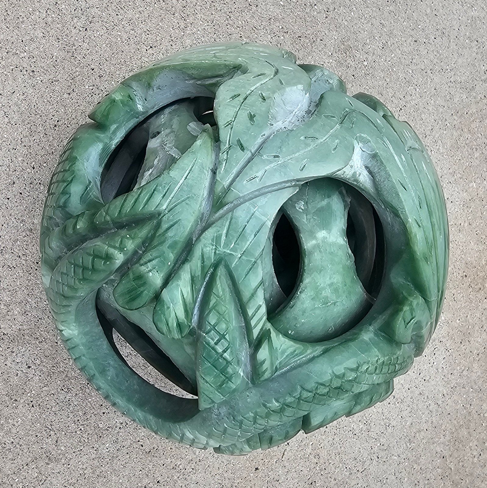 Boule de Canton/Puzzle chinois en stéatite. 16,5cm / 8 couch, Antiquités & Art, Enlèvement, 16 cm, Sculpture, Fait main