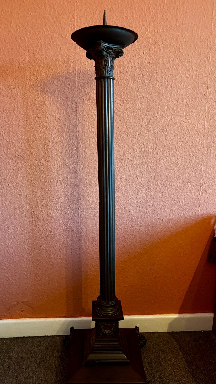 Antieke hoge kandelaar, Antiek en Kunst, Ophalen, Koper of Brons
