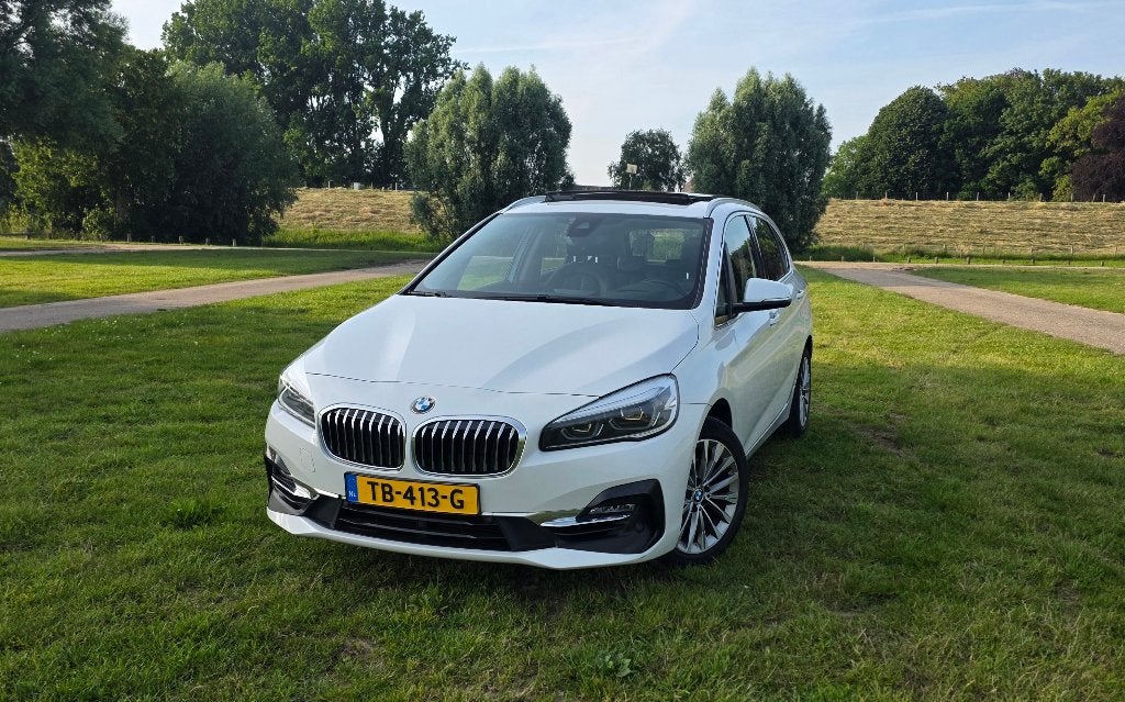 BMW 216d Luxury, type neuf, HUD, Autos, BMW, Entreprise, Série 2 Active Tourer, ABS, Caméra de recul, Phares directionnels, Airbags