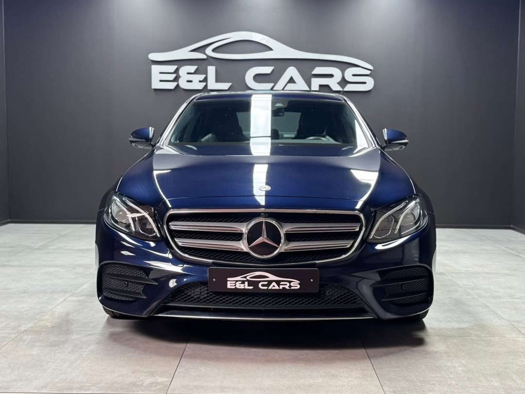 Mercedes-Benz E-Klasse 200 E 200 d Pack AMG *12 mois de gara, Autos, Achat, Entreprise, Alcantara, Noir